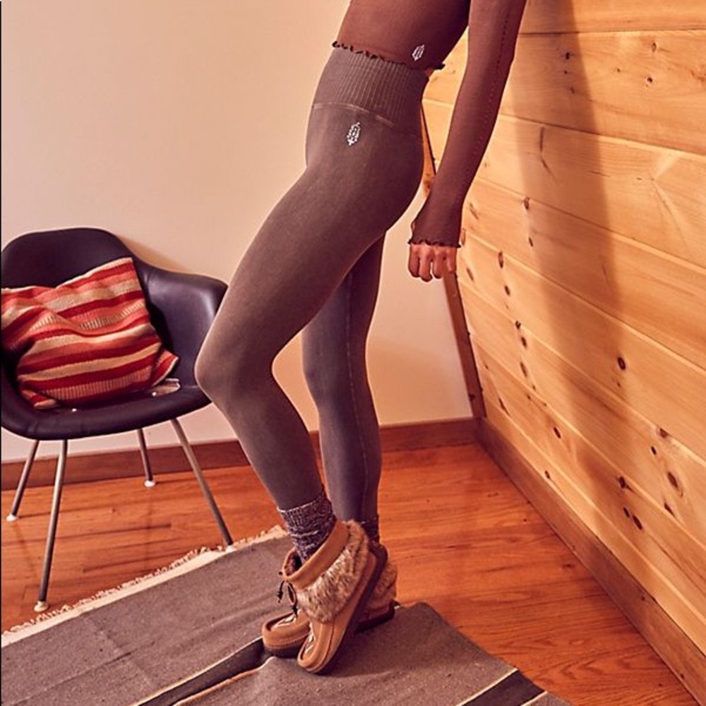 •SOLD• Free People Good Karma High Rise Leggings - Picture 2 of 7